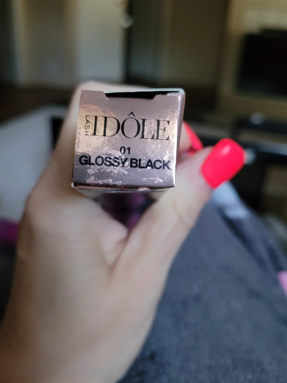 Idôle Lash Lash-Lifting Volumizing Mascara —black